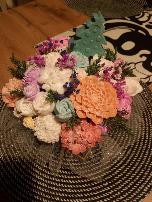 Ręcznie robione bukiety z wosku