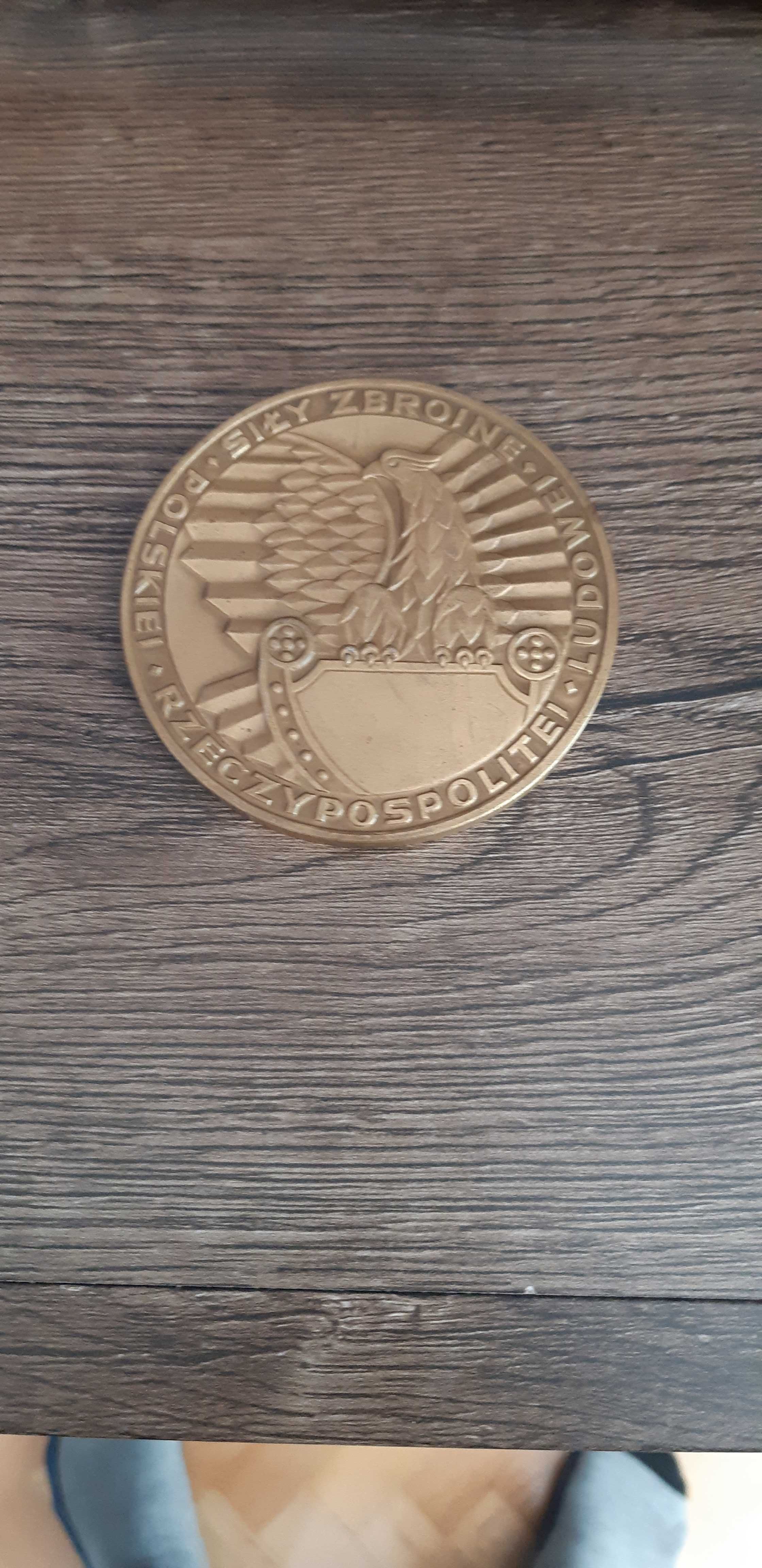 medal Za długoletnią ofiarną służbę - średnica 9 cm