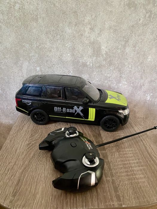 Машинка на пульті/радіокеруюча