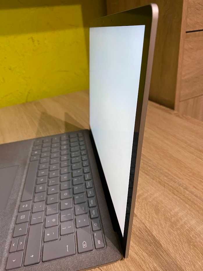 Surface Laptop 8GB/256GB + Surface Dock