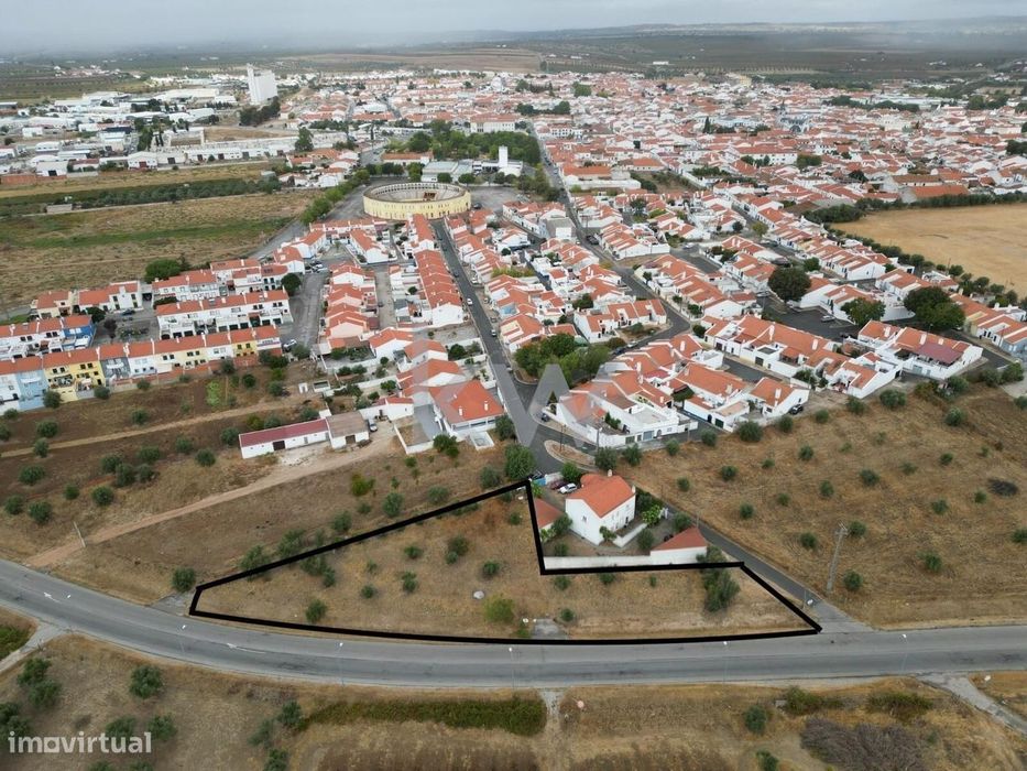 Terreno Rustico com viabilidade de construção para venda Reguengos de