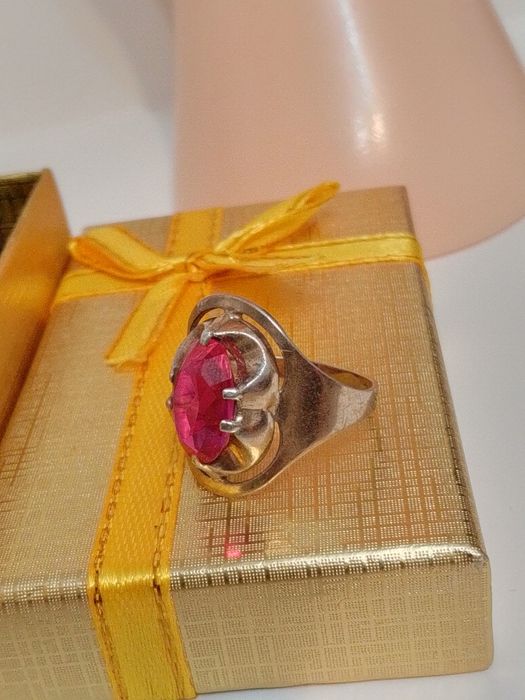 Złota landrynka z czasów PRL-u