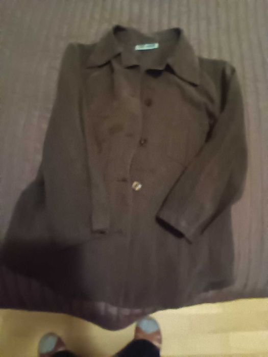 bluzka brązowa rozpinana z kieszonkami na piersiach