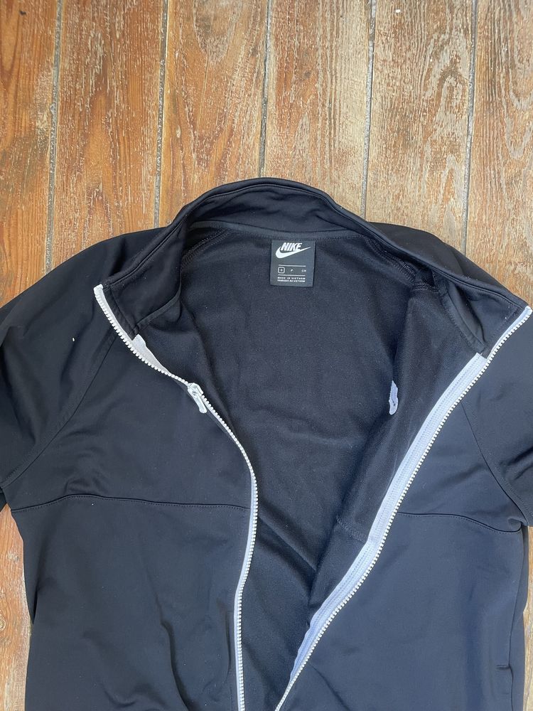 Casaco preto da nike sportswear