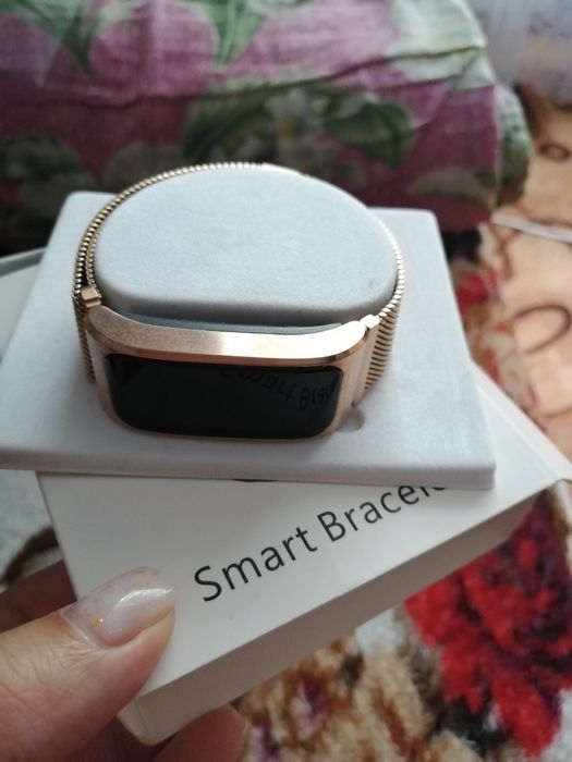 Продам смарт часи