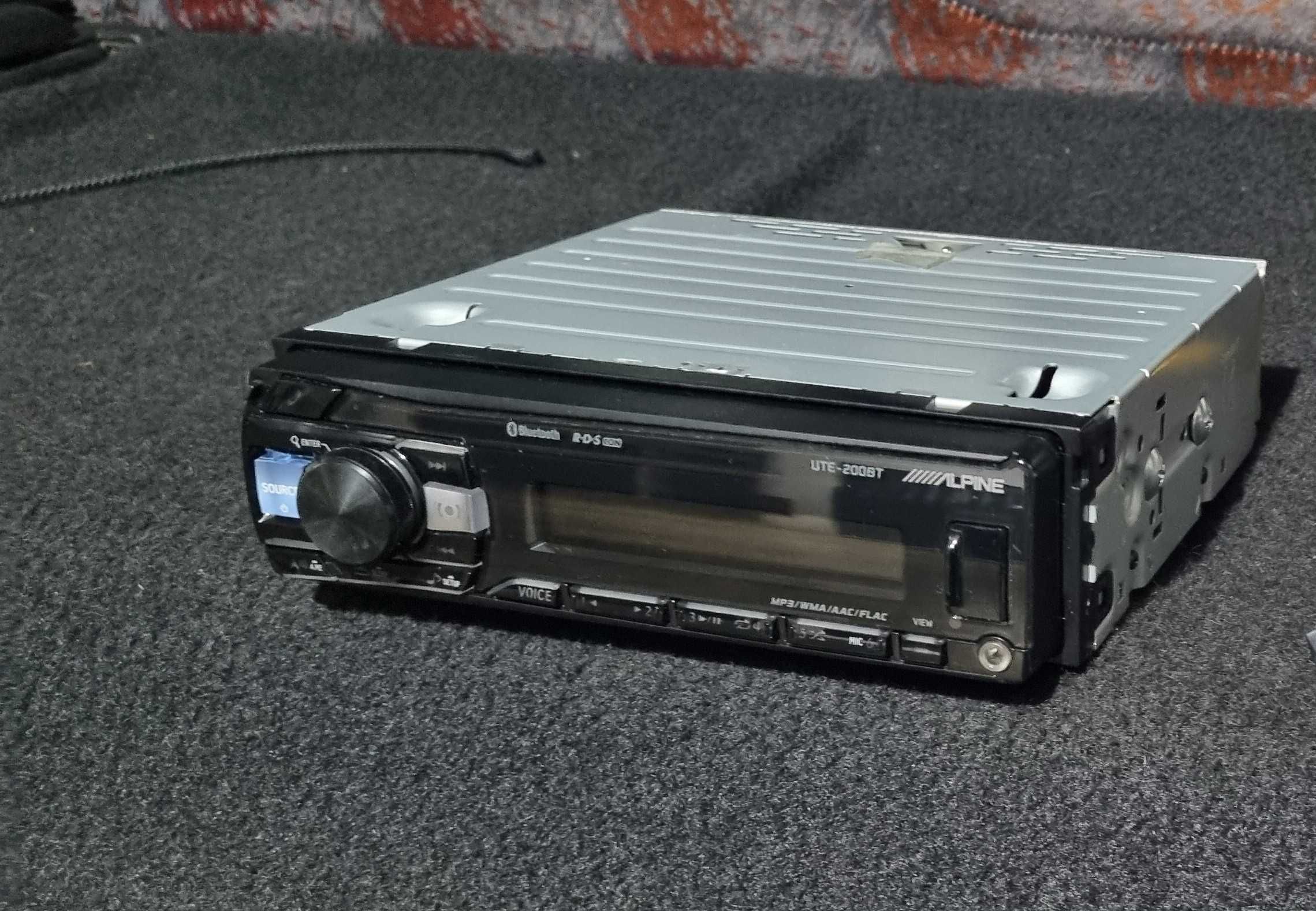 ALPINE UTE-200BT c/novo, tem conexão BLUETOOTH