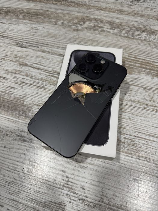 iPhone 15 Pro, айфон 15 про в доброму состоянии!