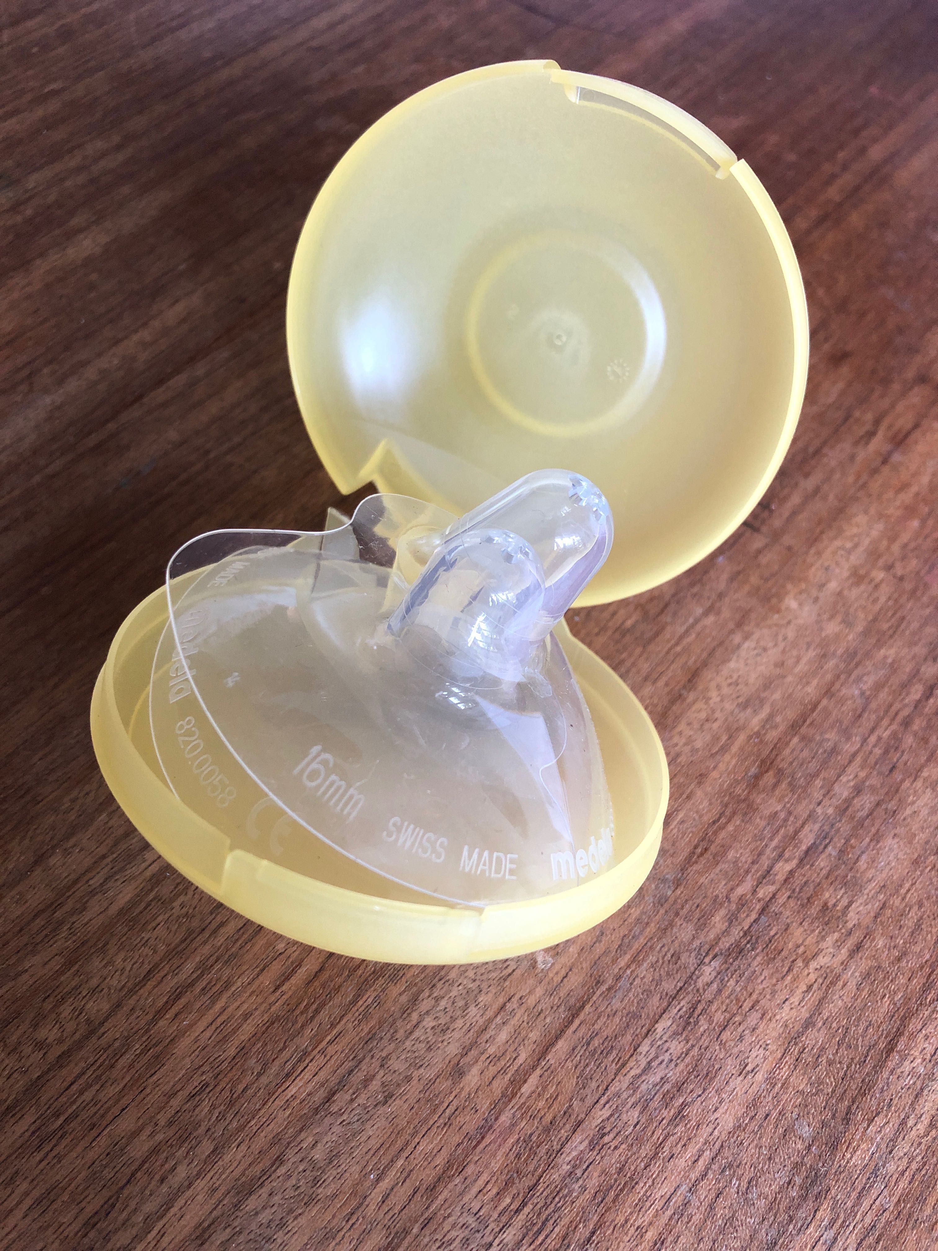 Kit com Bomba de leite manual Medela