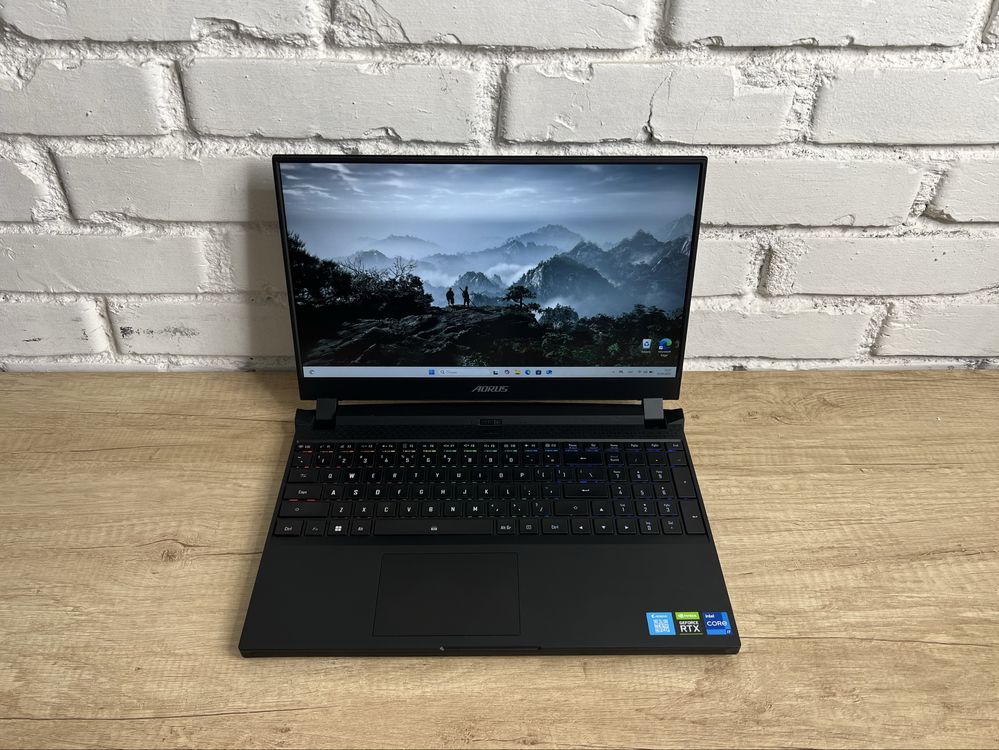 Ексклюзивний Ігровий Ноутбук Gigabyte Aorus 5 RX5M i7-12700h rtx 3070
