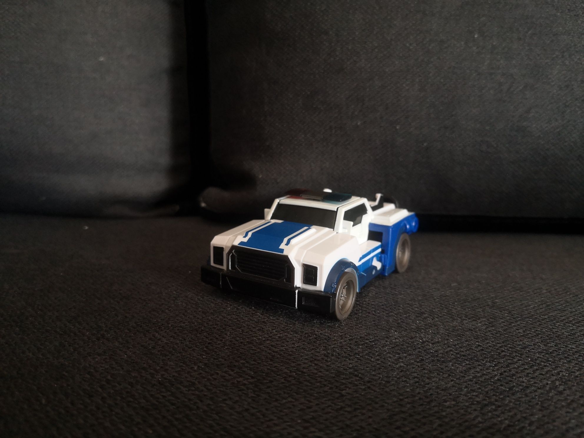 Transformers legacy Strongarm