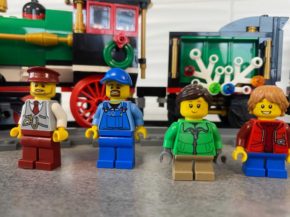 LEGO Creator Świąteczny pociąg 10254