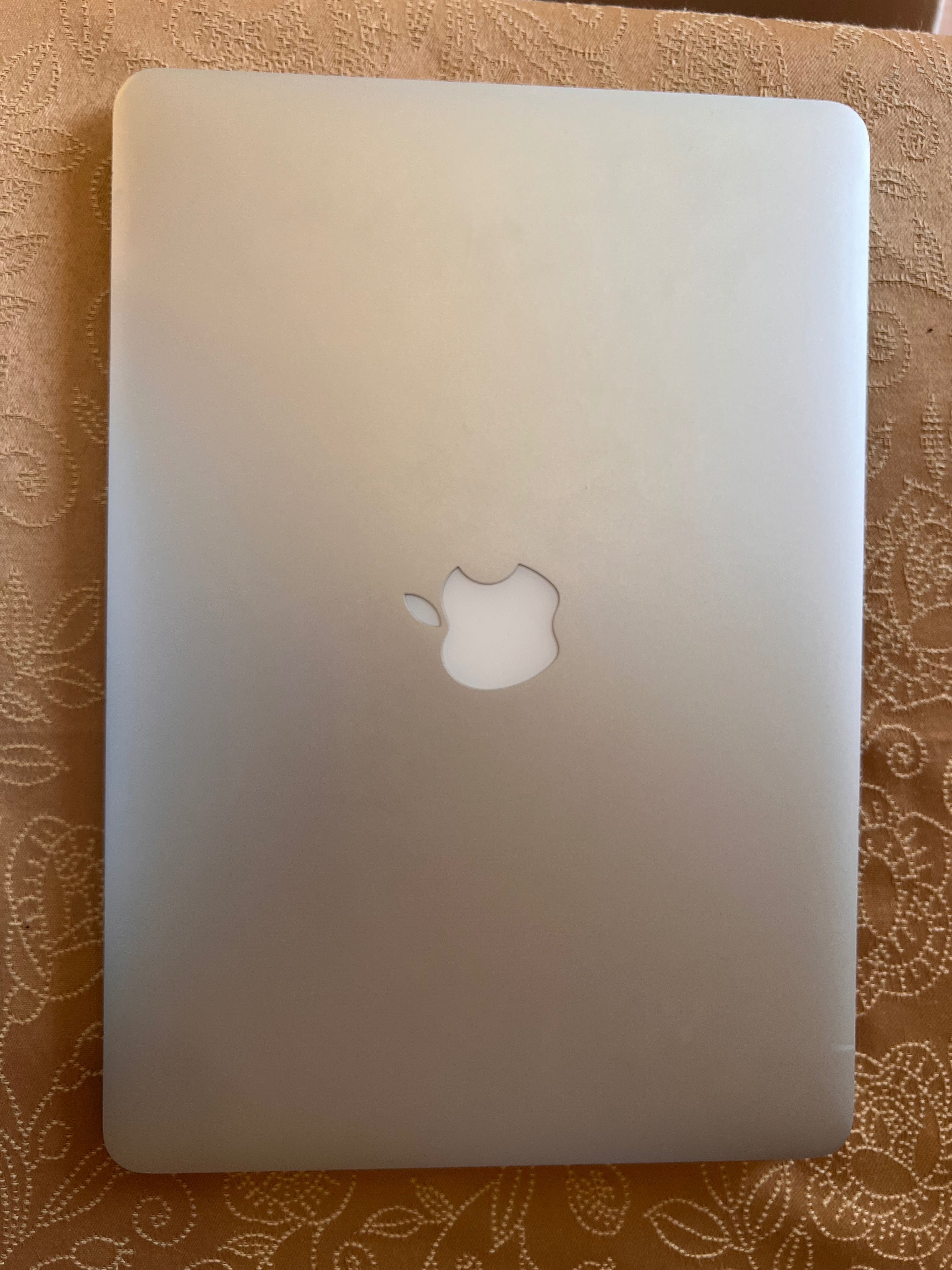 MacBook Air 13 (não funciona teclado e rato)