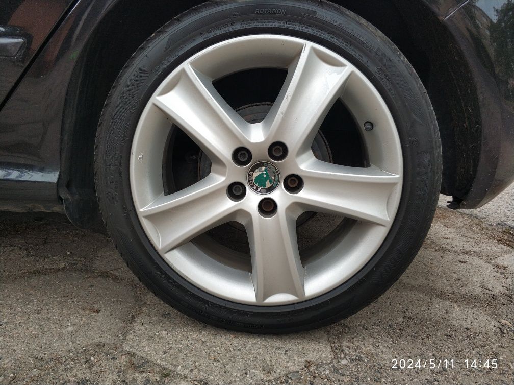 Alufelgi r16 skoda ORYGINAL Opony