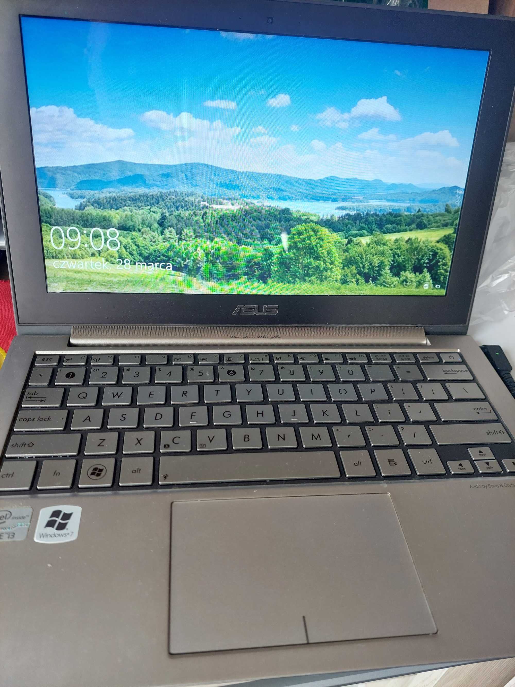Laptop Asus Zenbook UX21E 4/64 gb SSD 11.6 cala Windows 10 Intel i3