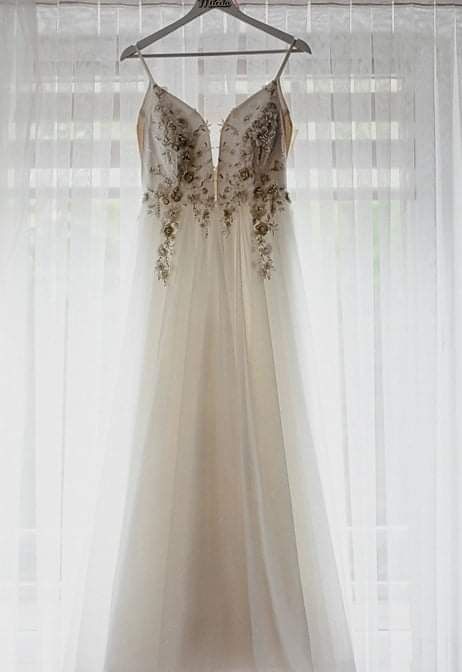 Suknia ślubna biała, brokatowa tiul, śmietankowa zdobiona księżniczka