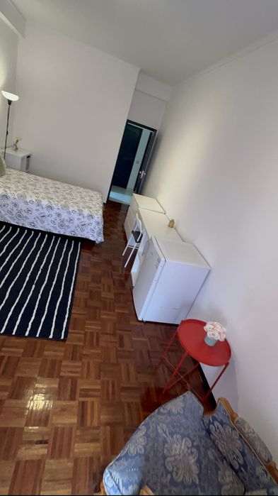 Quarto 2 camas casal+solteiro 5 min. estação de Entroncamento