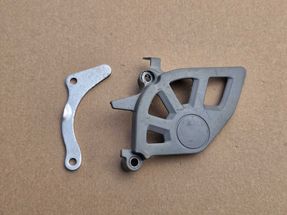 Osłona przedniej zębatki Honda CRF 450 r. P2-08 OEM