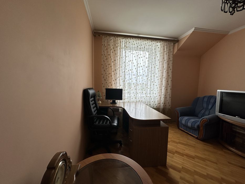 Продаж 4-х кімнатної квартири Дружба