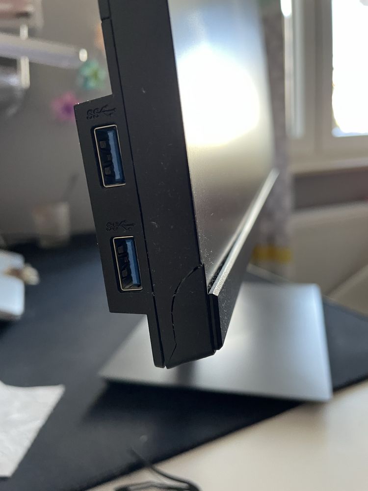 Monitor Dell 27 cali