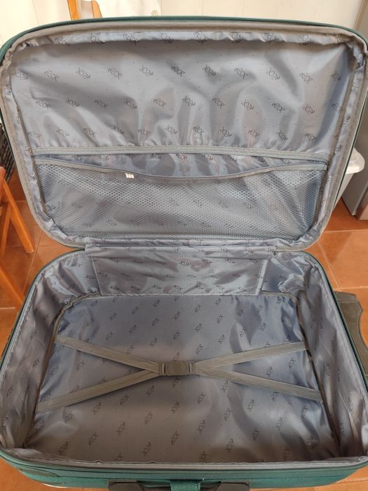 Mala de viagem e nécessaire - novos, nunca utilizados !