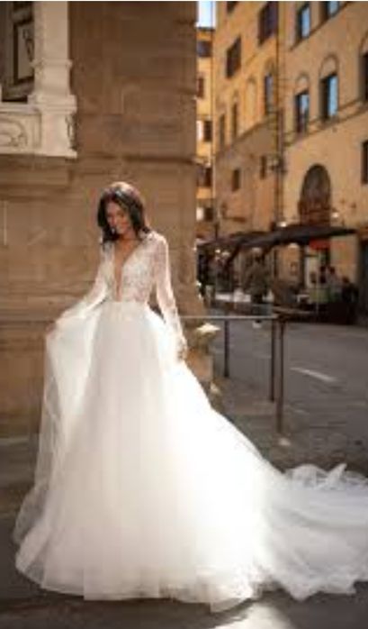 Sukienka ślubna Milla Nova Axelle Madonna dla wysokiej Boho elegancka