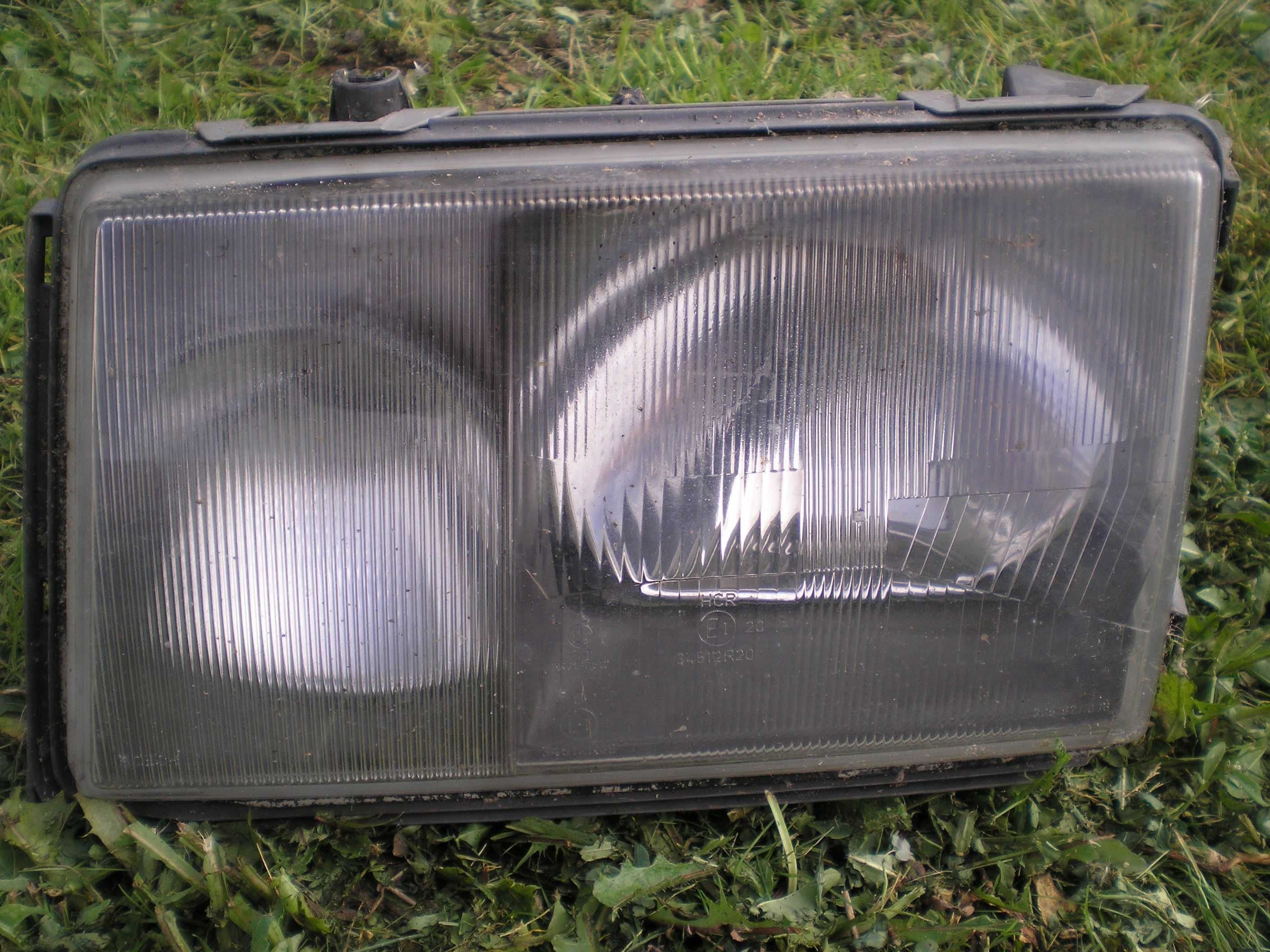 Lampy i stojące uchylne
