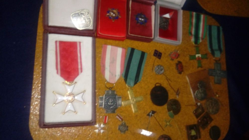 Medale, ordery, przypinki, historia.