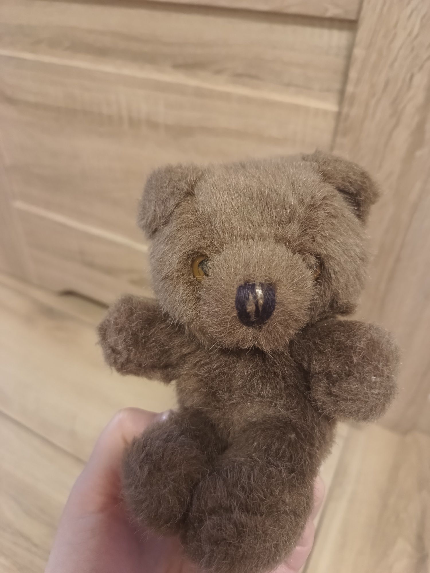 Mały brązowy miś maskotka zabawka pluszak