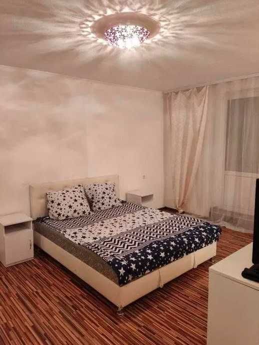 Подобова оренда 1к квартири поруч з метро Васильківська