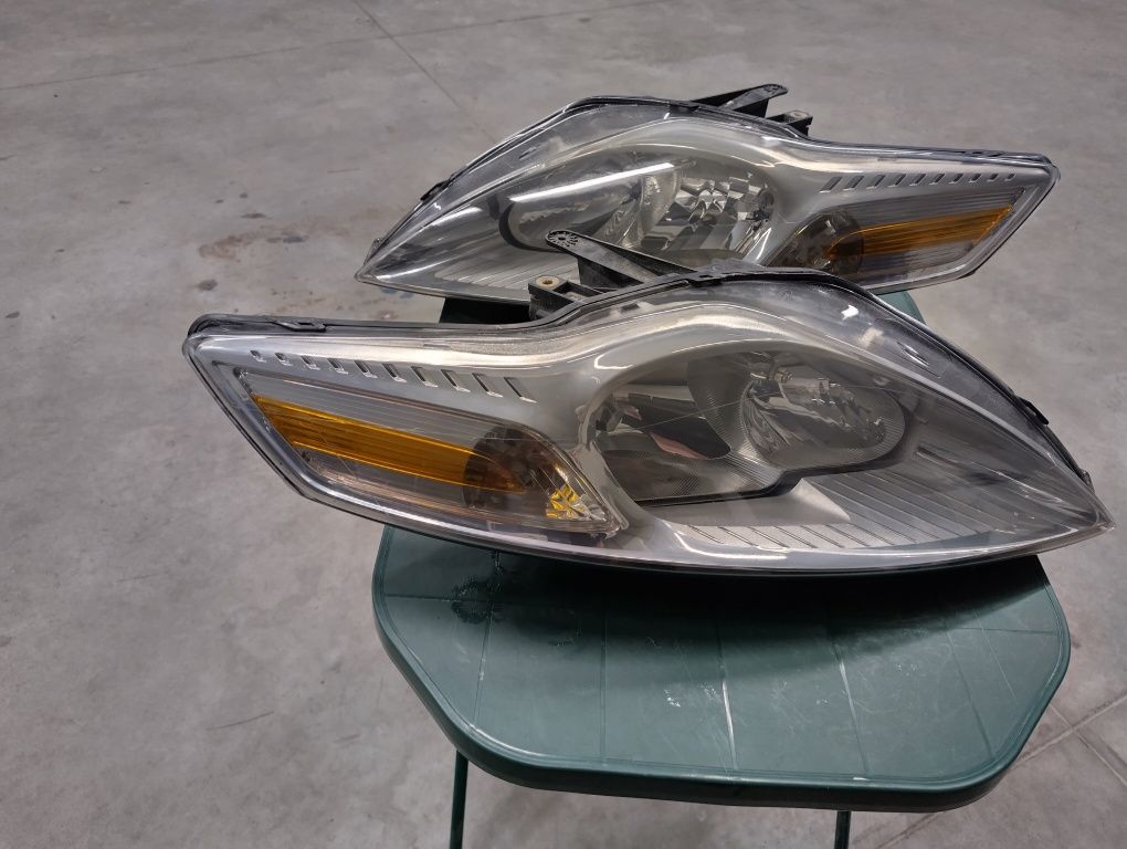 Reflektory Mondeo MK4