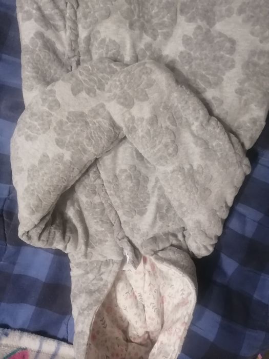 Демисезонные комбинезон на девочку 6-9 мес, р. 74 см.