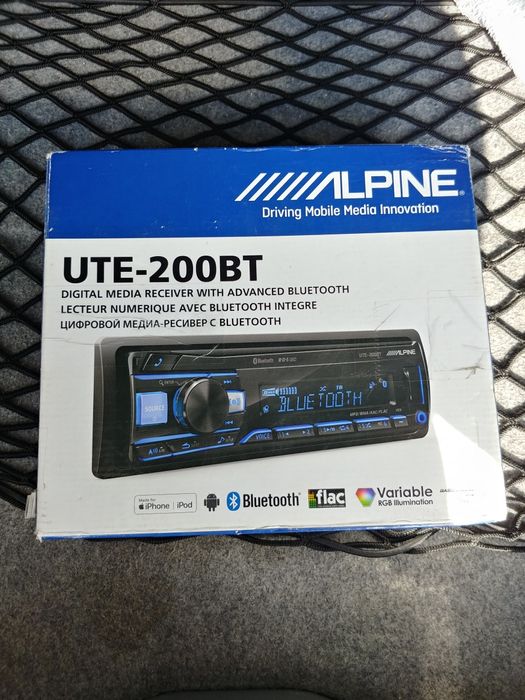 Radio 1DIN Alpine UTE-200BT