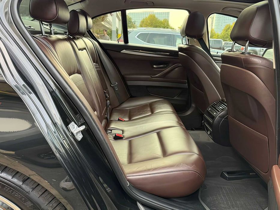 BMW 5 Series      2016