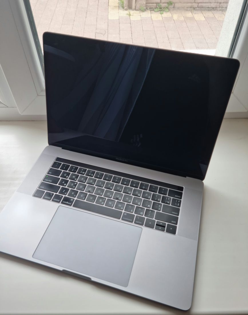 MacBook Pro 15, 2018/2019 Space Gray Стан Нового!!!