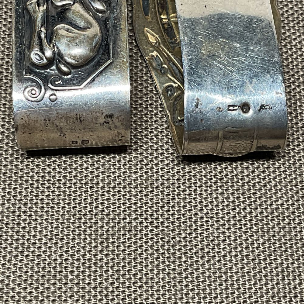 Pequena argolas em prata com contraste
