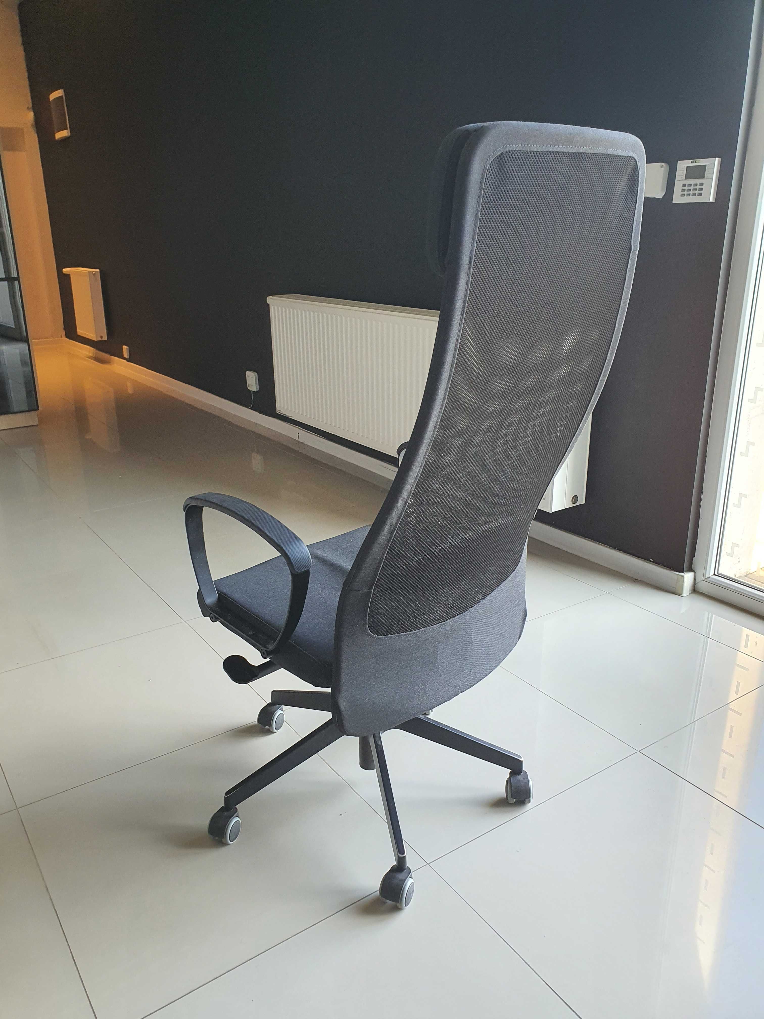 Sprzedam komplet biurek z krzesłami obrotowymi - 3 sztuki