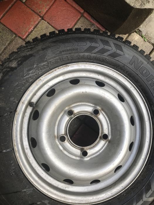 Колеса на ниву 205/65 R15  шинка диски