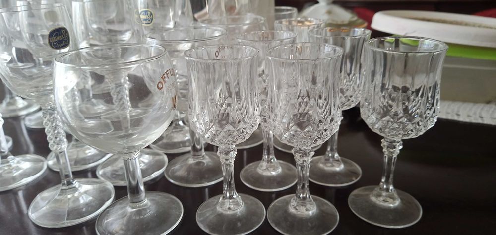 30 copos cristal licor, flutes ainda com o selo 40€