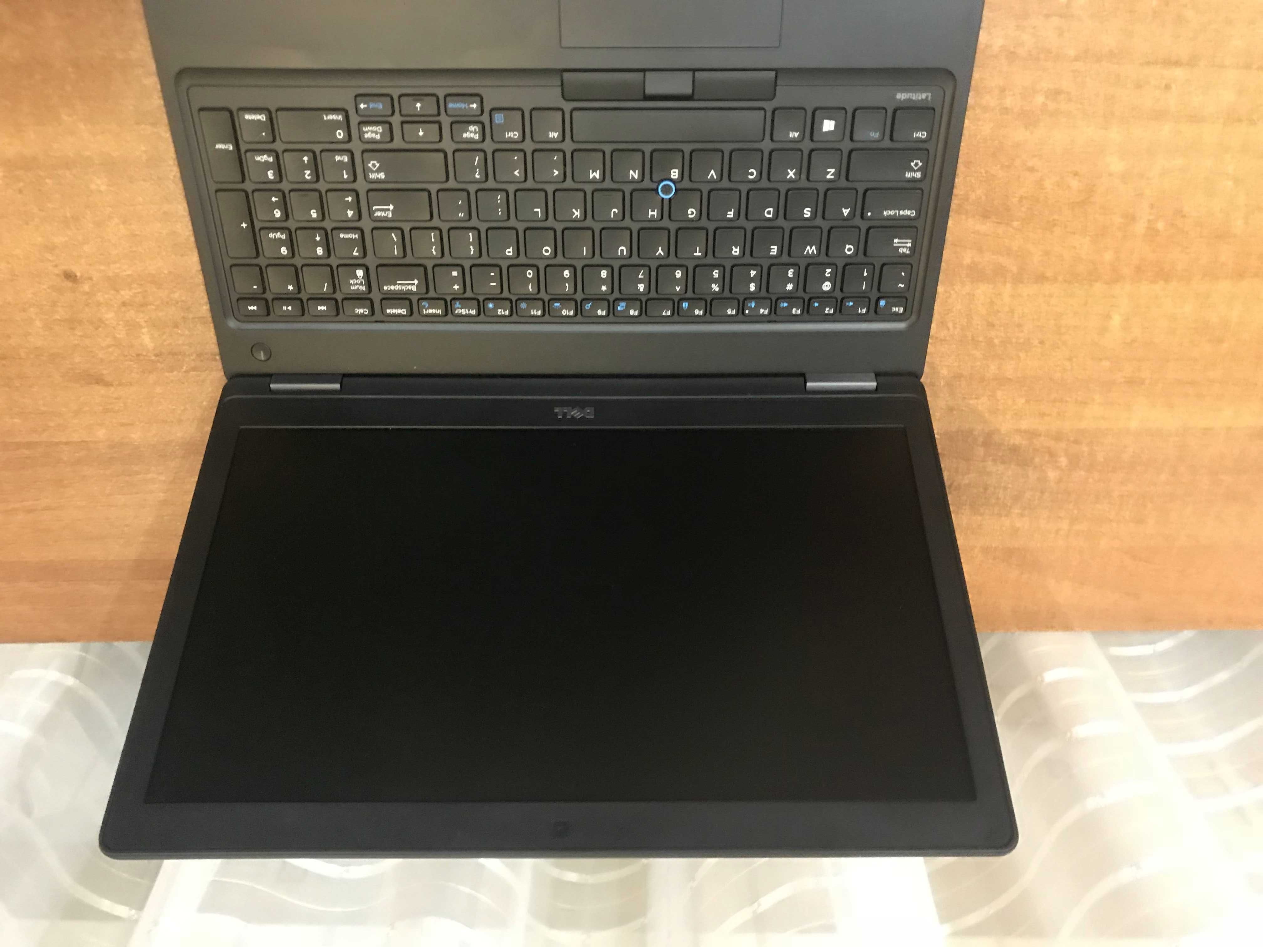 Ультрабук 15" FHD Dell Latitude 5580 (i7-7600U/8Gb/SSD256Gb/930MX)