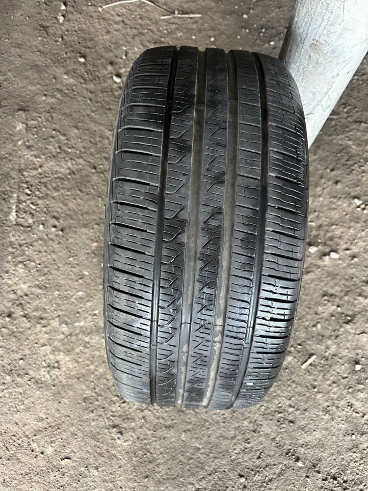 Продам Шини 245/40 R18