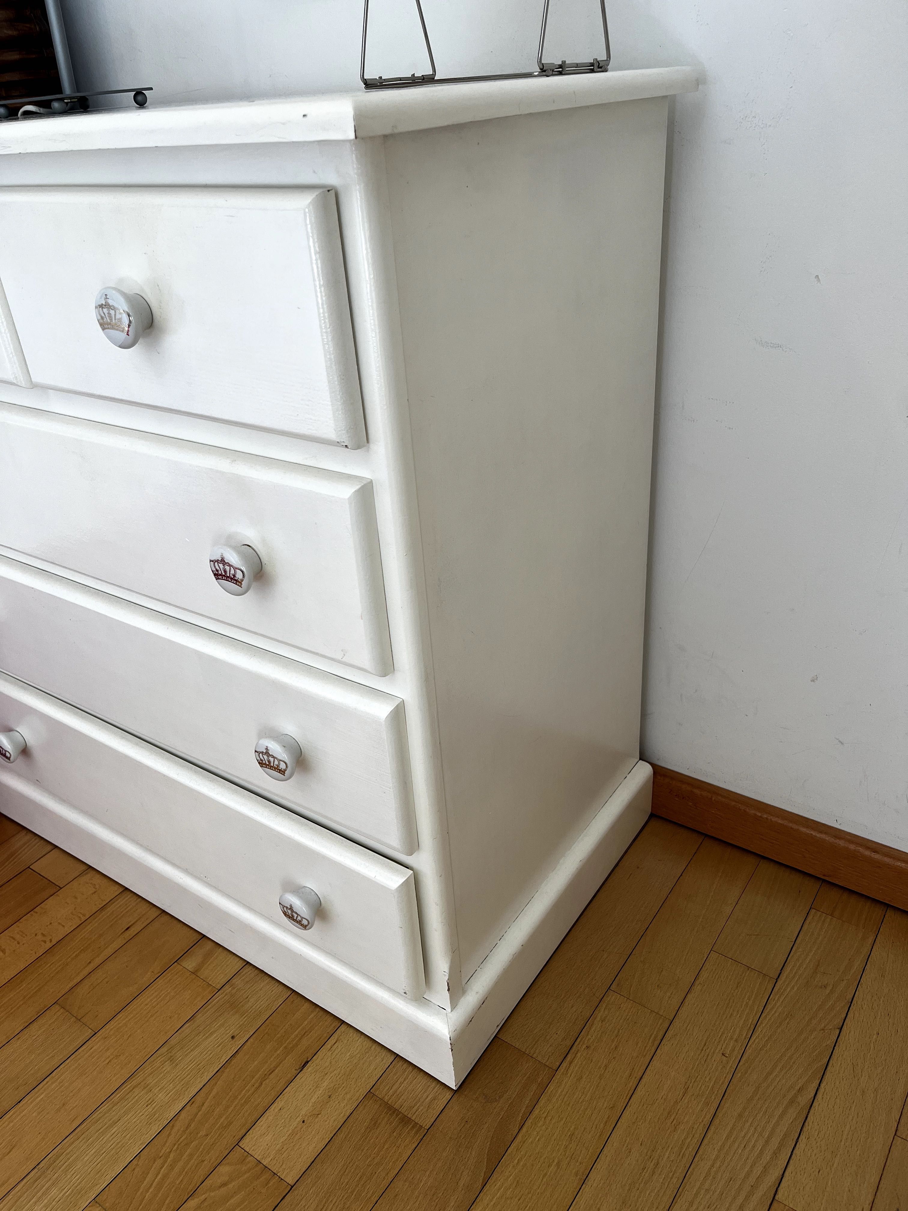 Conjunto Cómoda, Roupeiro e Estante em Pinho Branco
