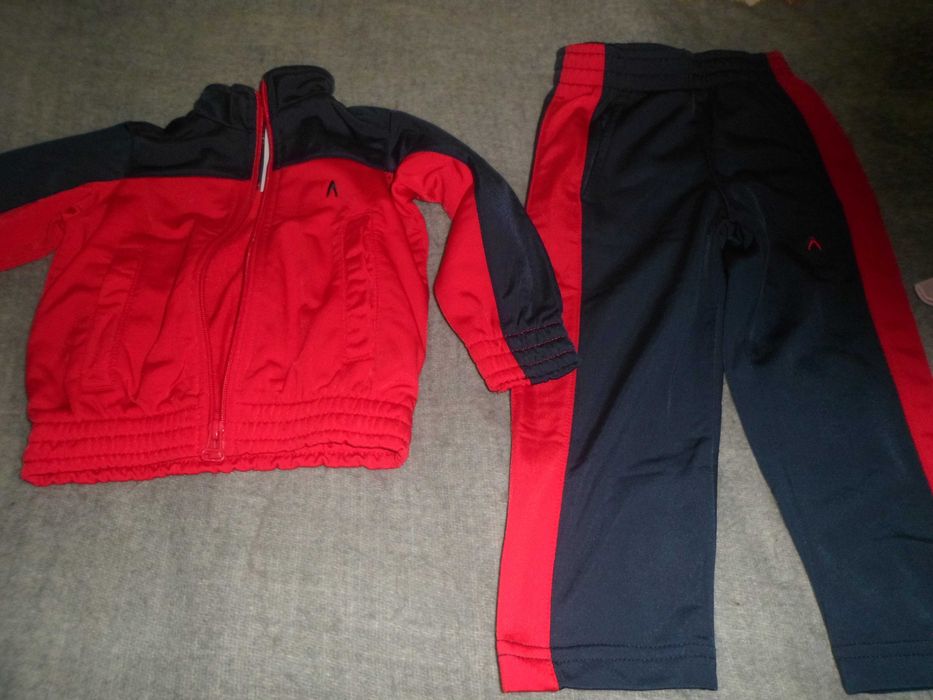 fato de treino novo com etiqueta para bebe rapaz