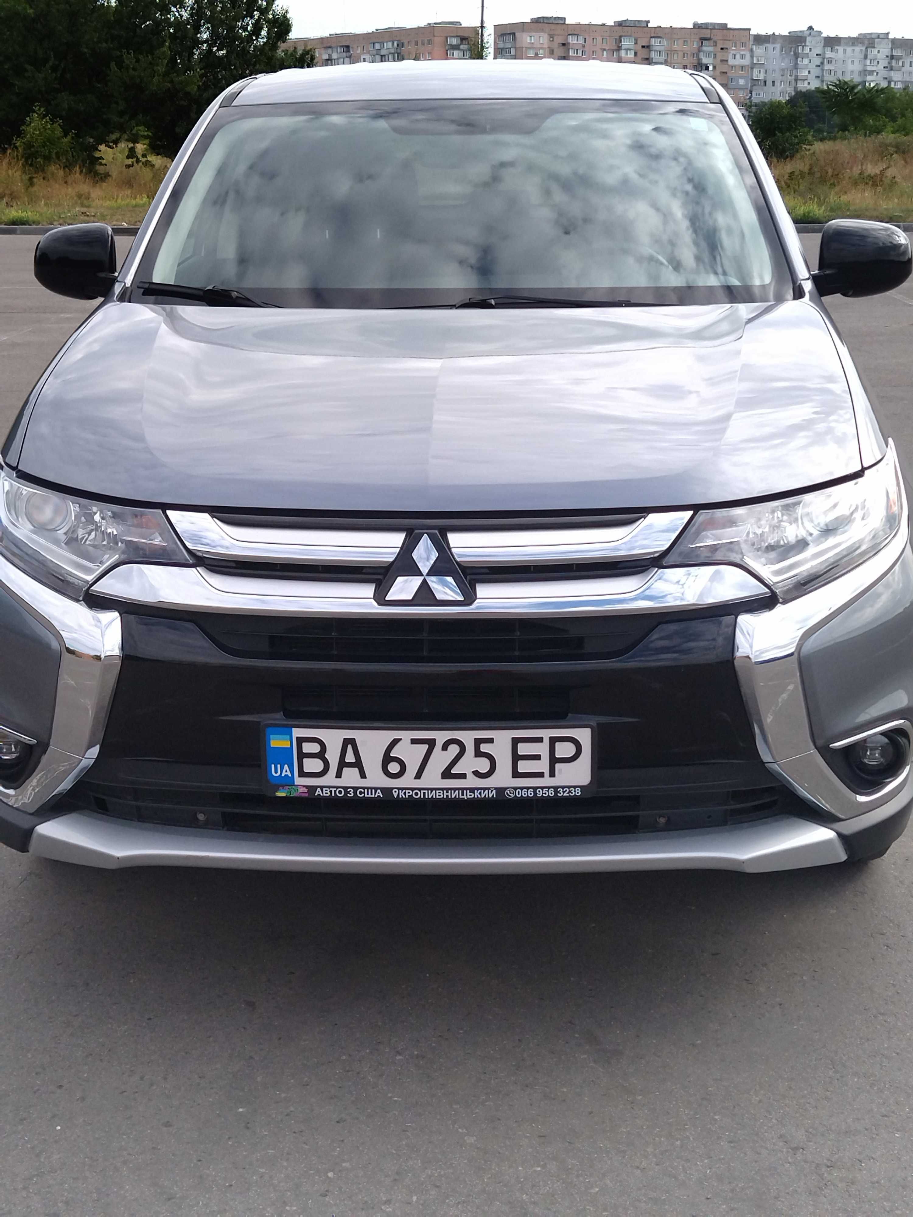 Mitsubishi Outlander 2017 року випуску повний привід