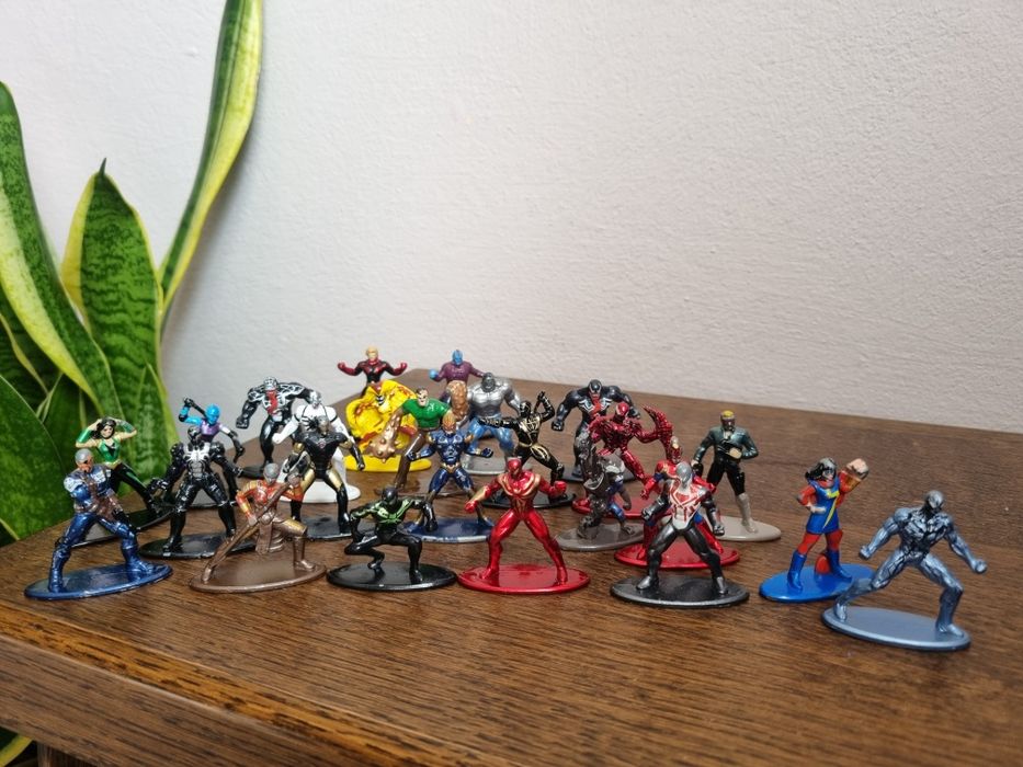 Disney marvel figurki metalowe zestaw spiderman kolekcja