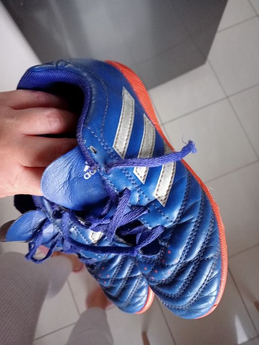 Halówki adidas niebieskie dla chłopca rozm 31