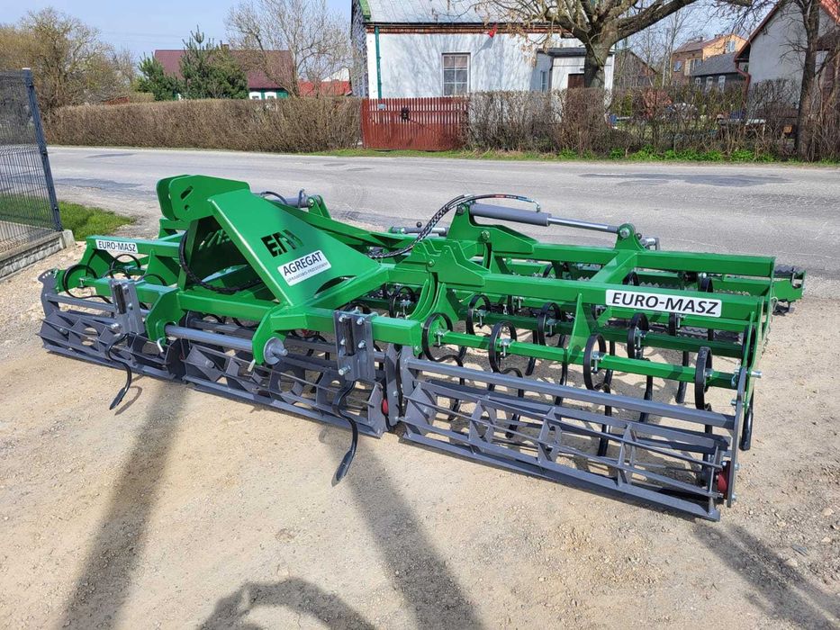 agregat uprawowy/ zęby s/ uprawowo przedsiewny/ składany hydraulicznie