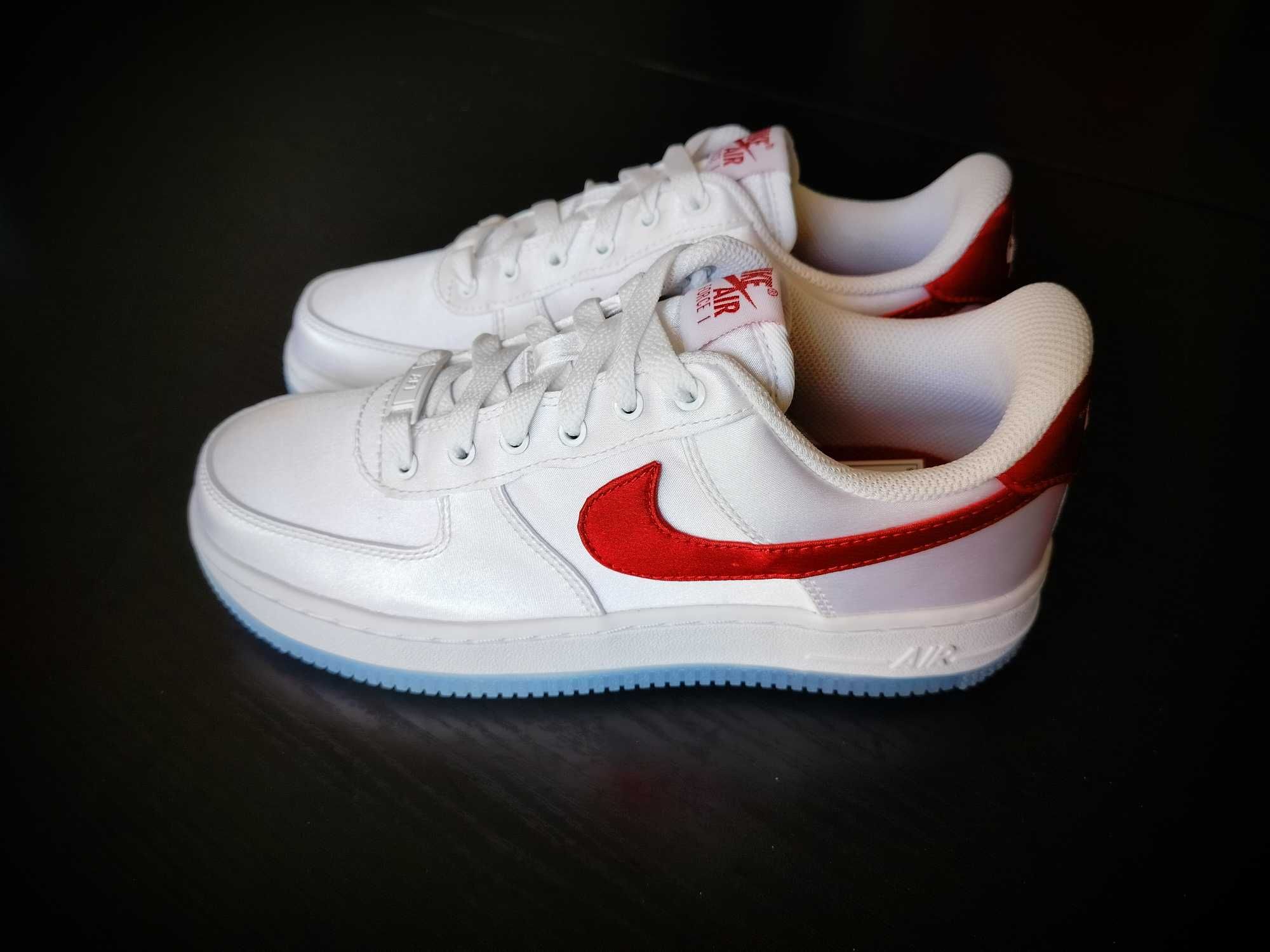 Nike Air Force - White Red Swoosh r. 38.5 SNEAKERS