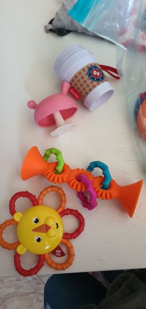 Gryzaki zawieszki  lamaze mobella fisher price  toys