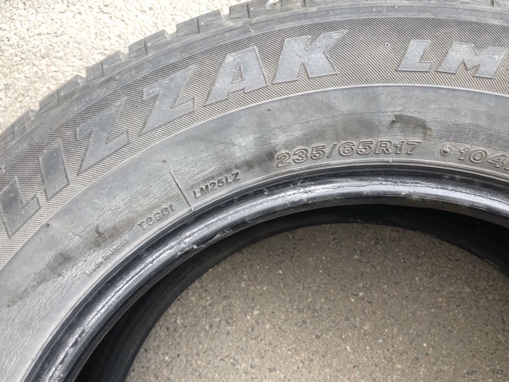 Зимняя резина 235/65 R17 Bridgestone Blizzak LM 25