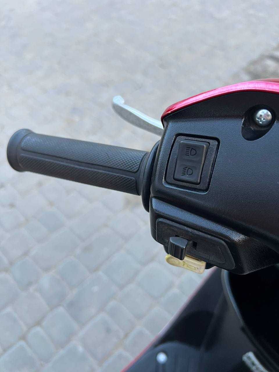Скутер ІНЖЕКТОР Honda Dio AF 68 4-Т  тільки з КОНТЕЙНЕРА